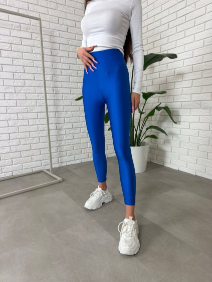 Barva: Královsky modrá