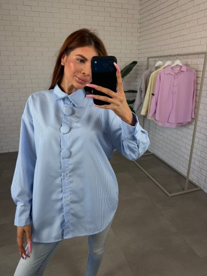 Barva: Světle modrá