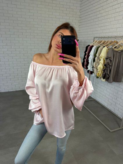 Barva: Světle růžová