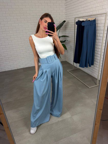 Barva: Světlemodrá