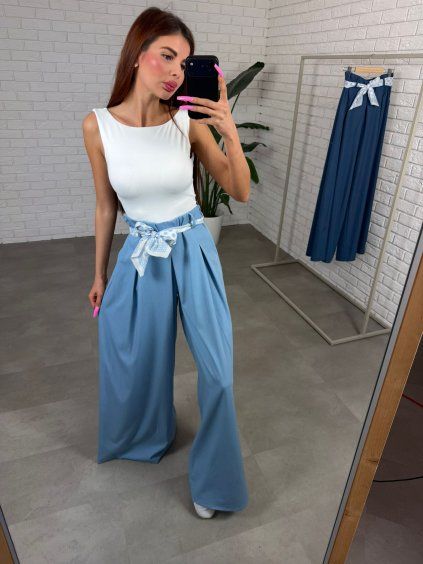 Barva: Světlemodré