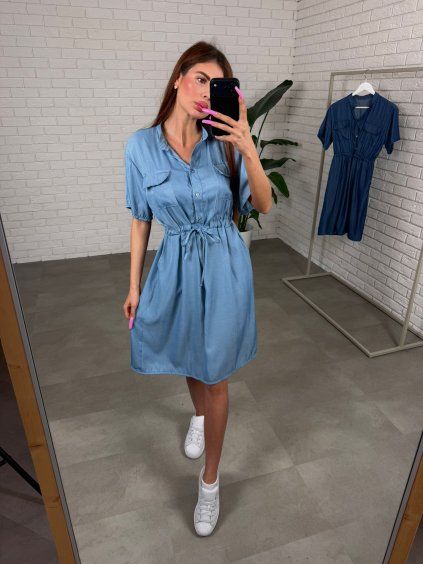 Barva: Světlemodrá