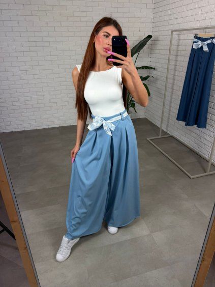 Barva: Světlemodrá