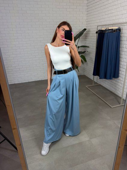 Barva: Světlemodrá