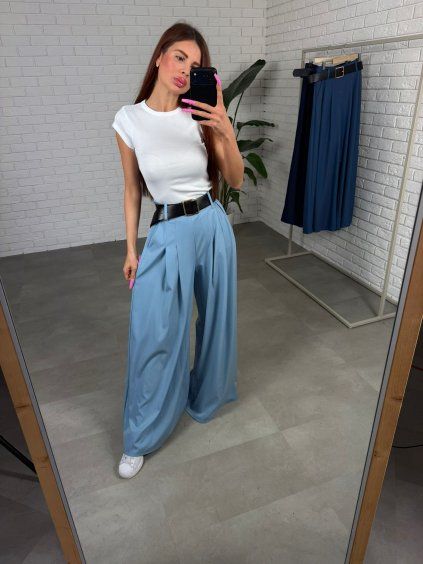 Barva: Světle modré