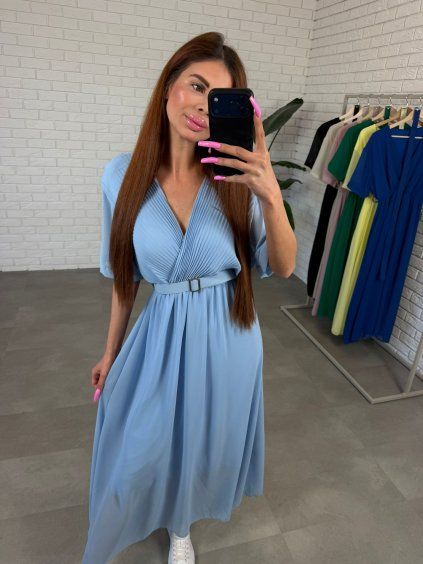 Barva: Světle modrá