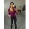 Barva: Magentová