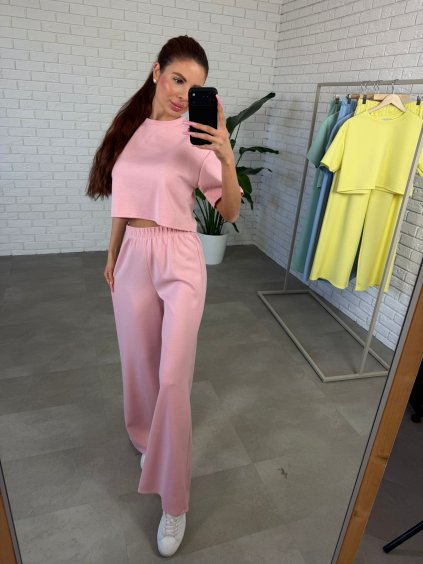 Farba: Staroružová