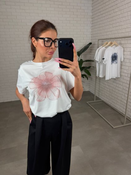 Farba: Staroružová