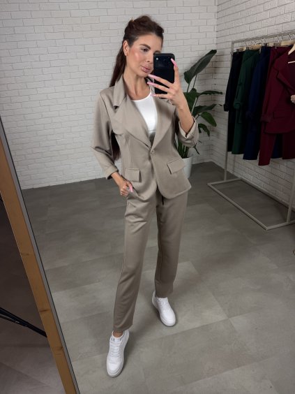 Farba: Studené hnedá