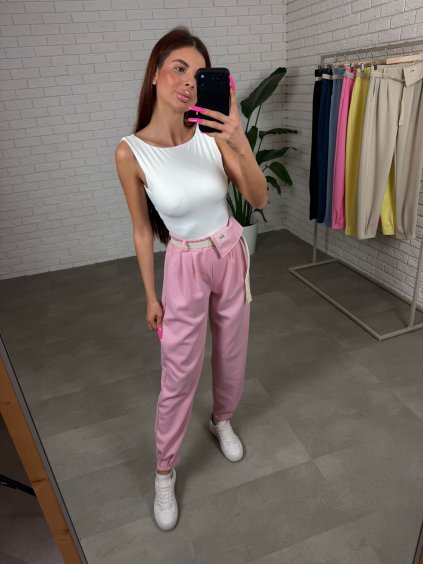 Farba: Staroružová