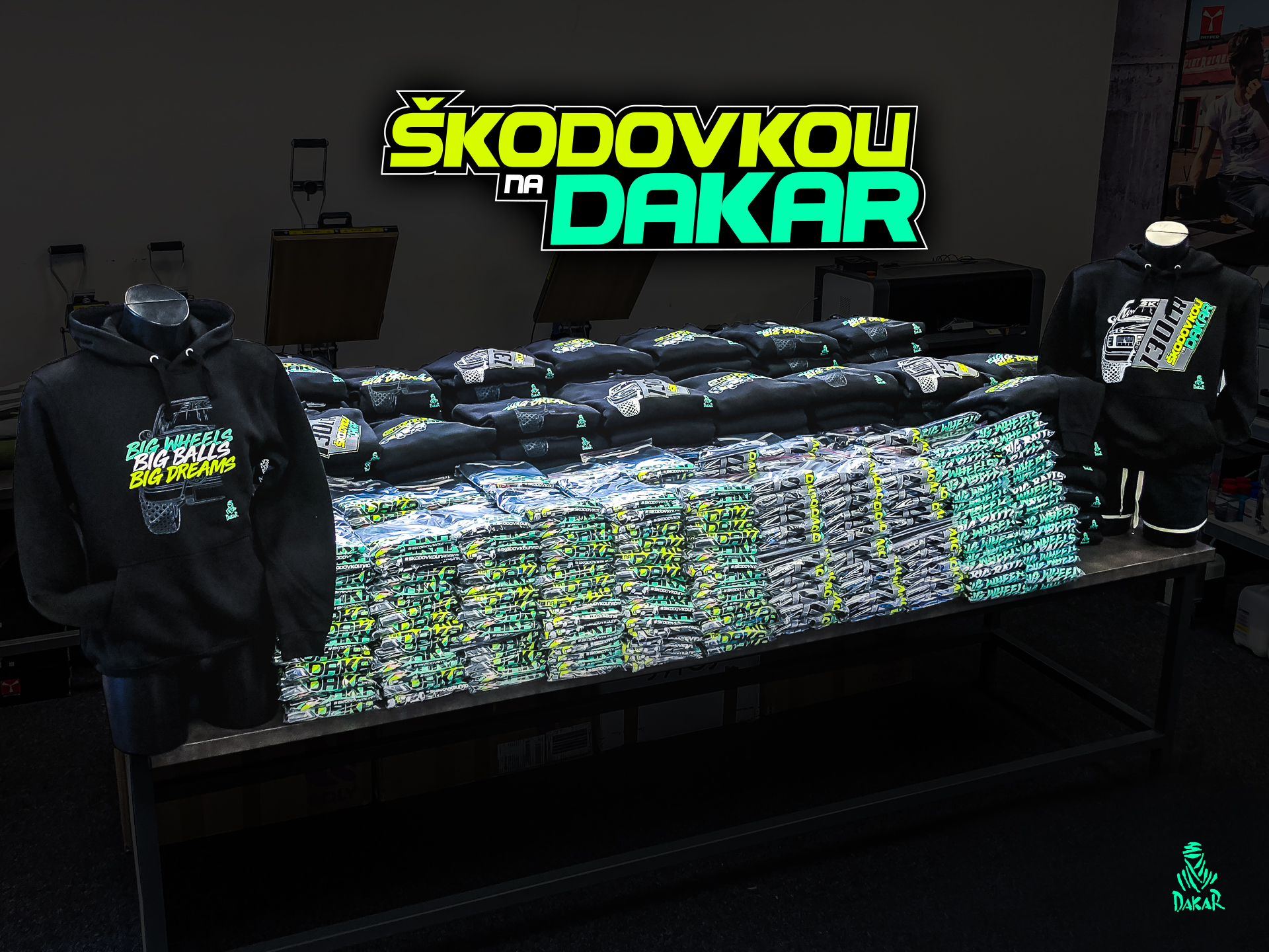 Ukázka firemního textilu Škodovkou na Dakar