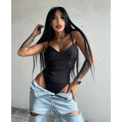 damske cierne elasticke body s vysokym vykrojenim na ramienka