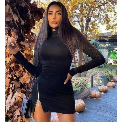 obtiahnute cierne mini saty s dlhym rukavom