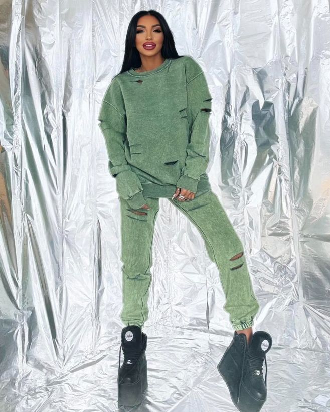 Komfort a štýl v jednom💗👌 Moderná bavlnená súprava s potrhaným efektom💚 v ktorej sa budete citiť veľmi pohodlne🥰 Predĺžená...