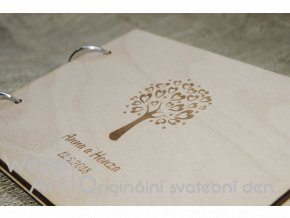 svatebni kniha hostu strom detail