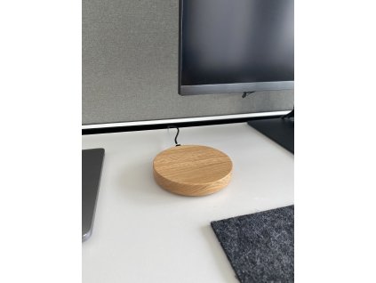 Dřevěná bezdrátová nabíječka - kulatá dub