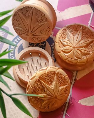 Zastav se k nám pro klasické dřevěné drtičky 🌿✨ všechno do ni najdeš i u nás na eshopu 🛒