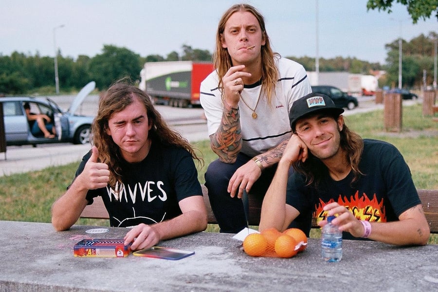 Dune Rats shrnují tři původní EP na nahrávce Old Mates