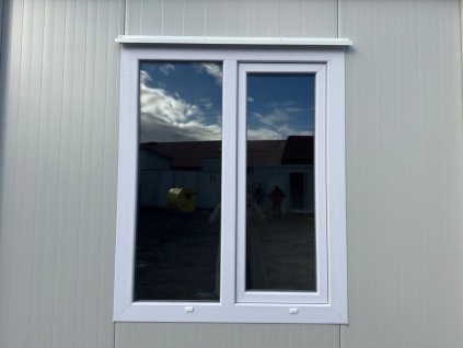 Kontejnerové okno 120 × 97 cm