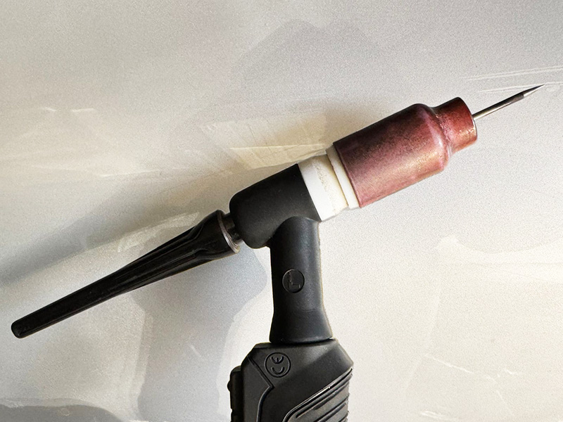 Příliš vysunutá elektroda je problém