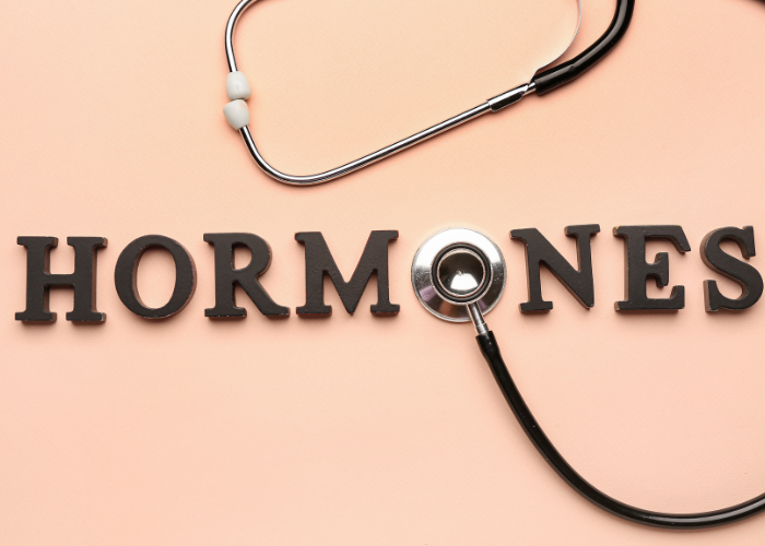 Pleť v rytmu cyklu: proč potřebuje jinou péči každý týden