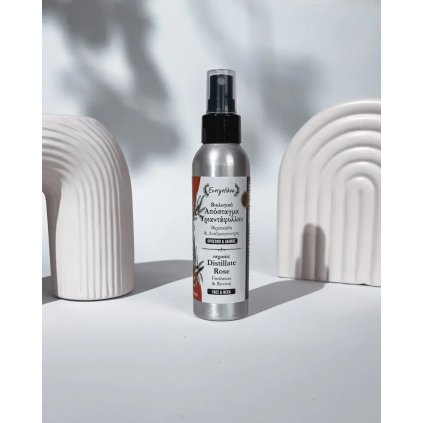 Organická květová pleťová voda z růží