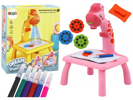 Ružová žirafa na kreslenie na stôl s projektorom