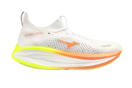 Mizuno Neo Vista 3, maximálně tlumené běžecké boty na dlouhé běhy