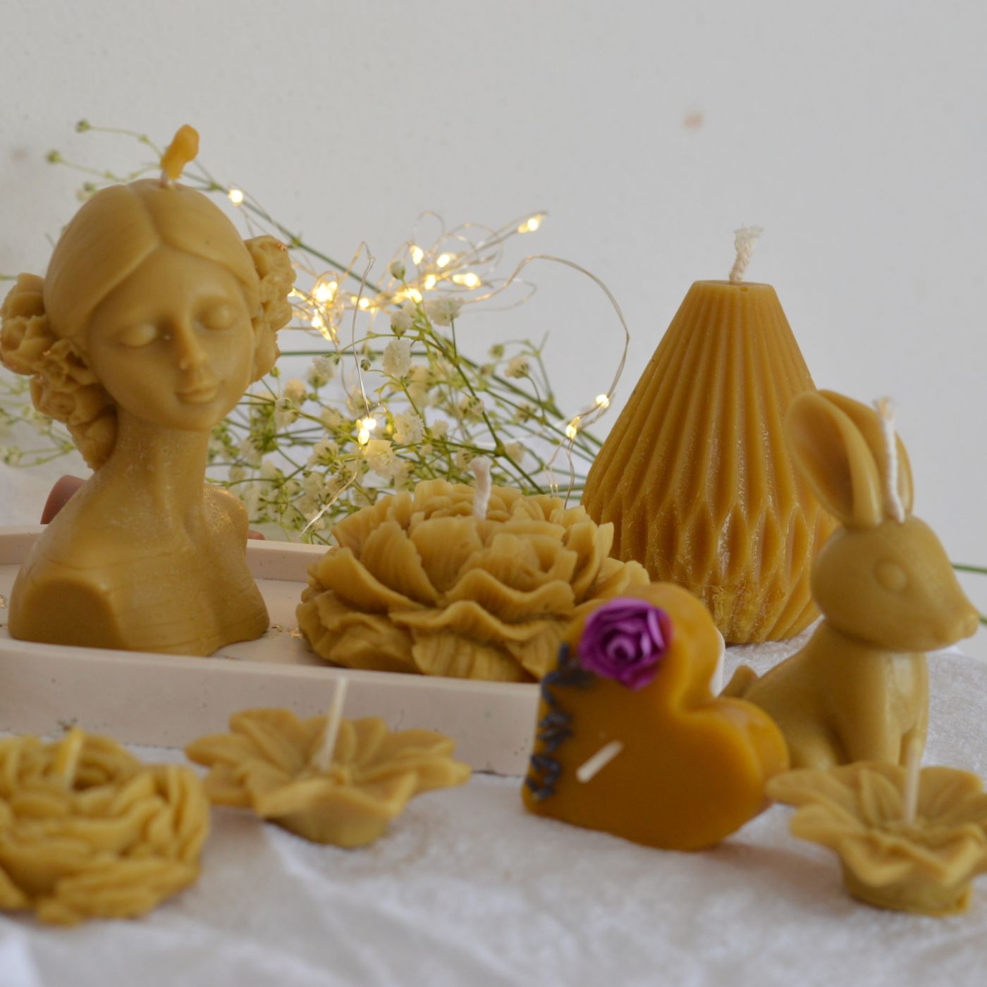 Sviečky zo včelieho vosku a ich prednosti