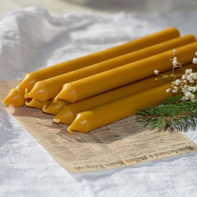 Hromnice • 2. február V minulosti mala hromničná sviečka v dome osobitné miesto. Nebola na bežné svietenie, ale na chvíle,...