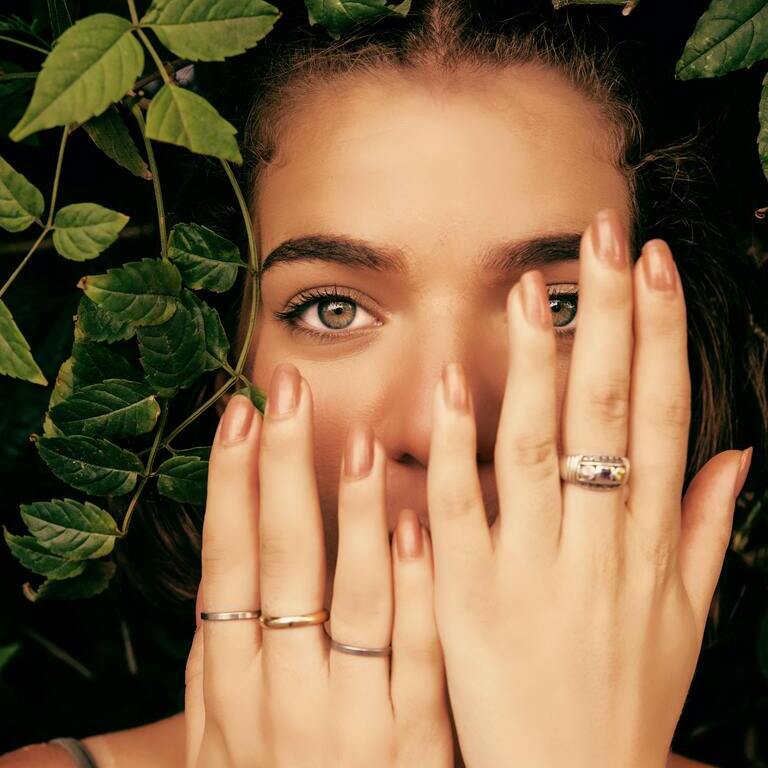 Suché a lámavé nehty? 4 rady, jak jim vrátit krásu a lesk