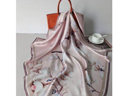 Hedvábný šátek pastelový s magnolií 90x90 cm v dárkovém balení, WHITE ORCHID