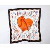 hedvábný šátek s oranžovým srdcem 53x53 cm
