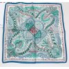 Hedvábný šátek Modro zelené ornamenty 53x53 cm v dárkovém balení, HEDVÁBNÝ SVĚT (2)