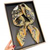 Hedvábný šátek Zlato-hnědé ornamenty 70x70 cm v dárkovém balení, HEDVÁBNÝ SVĚT (3)