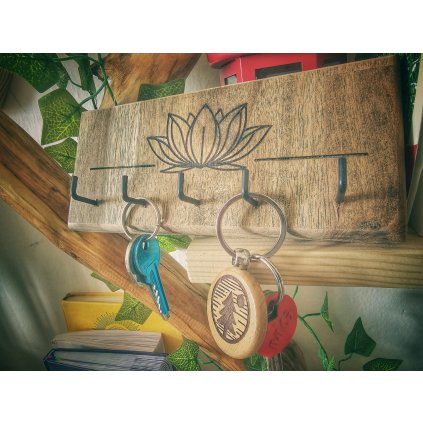 Malý věšák na klíče z 5 až  10 háčky