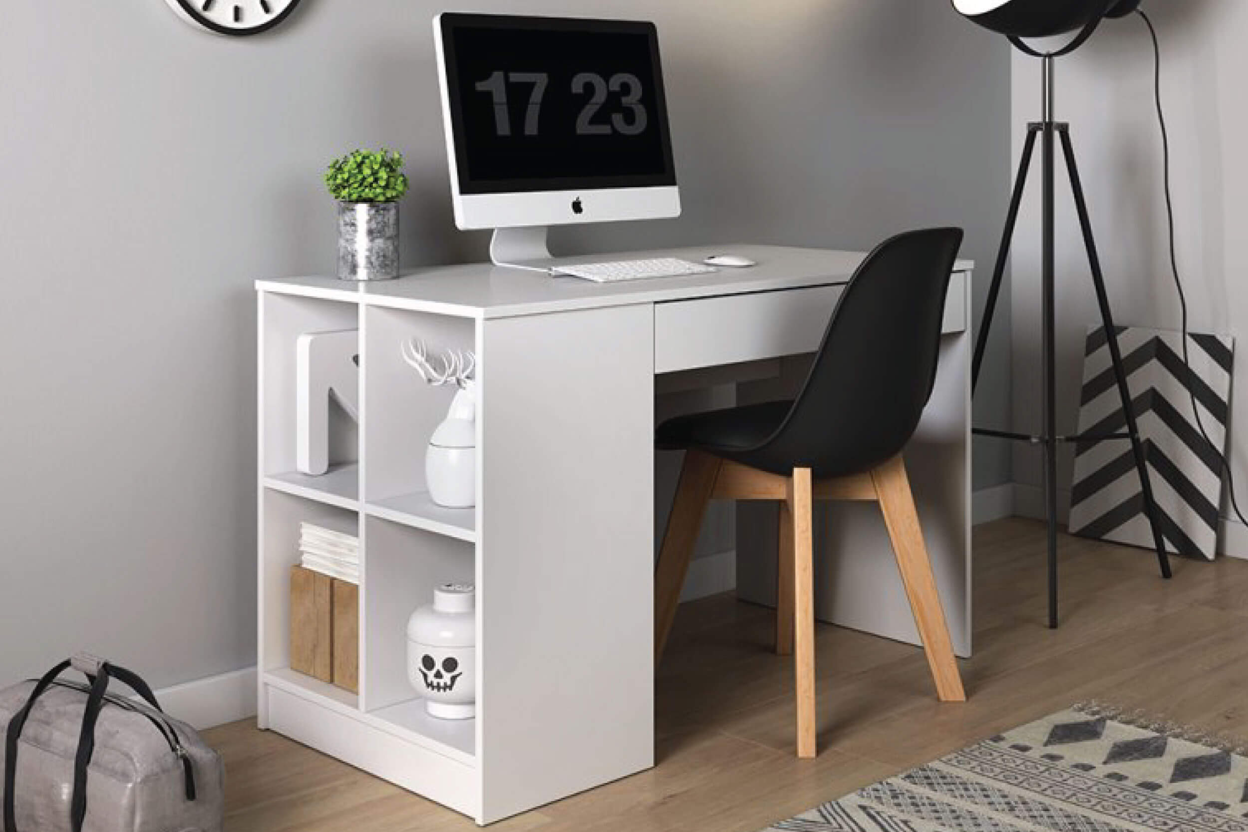 Dokonalý psací stůl pro pilné školáky i hravé školkaře