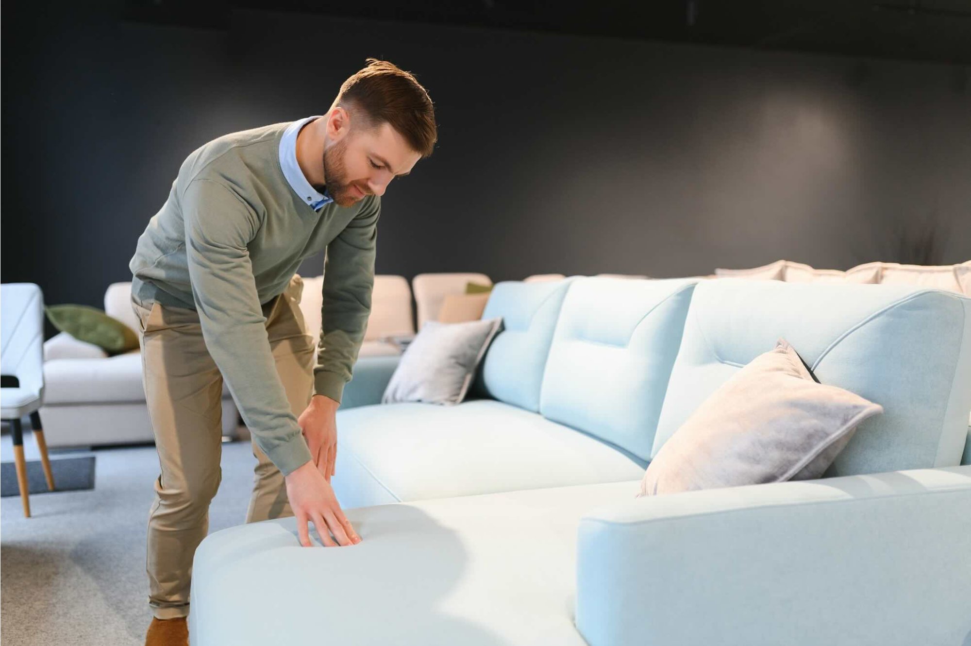 Hogyan ismerjük fel a minőségi kanapét már a vásárlás előtt (szerkezet, töltet, kárpit)?