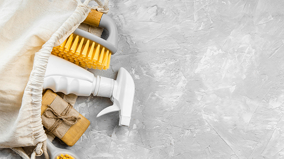 Hogyan tisztítsuk meg a matracot a vértől, izzadságtól, vizelettől, poratkától vagy a penésztől?