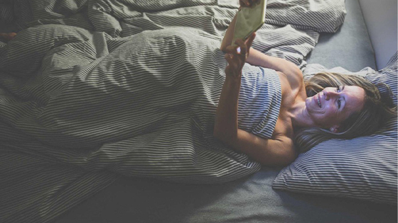 Hogyan hat az alvásunkra a kék fény?