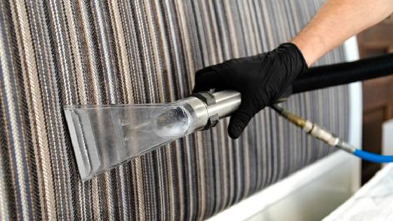 Cum să curățați eficient un pat?