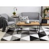 Covor Triangell intr-o combinatie de culori alb-negru.
