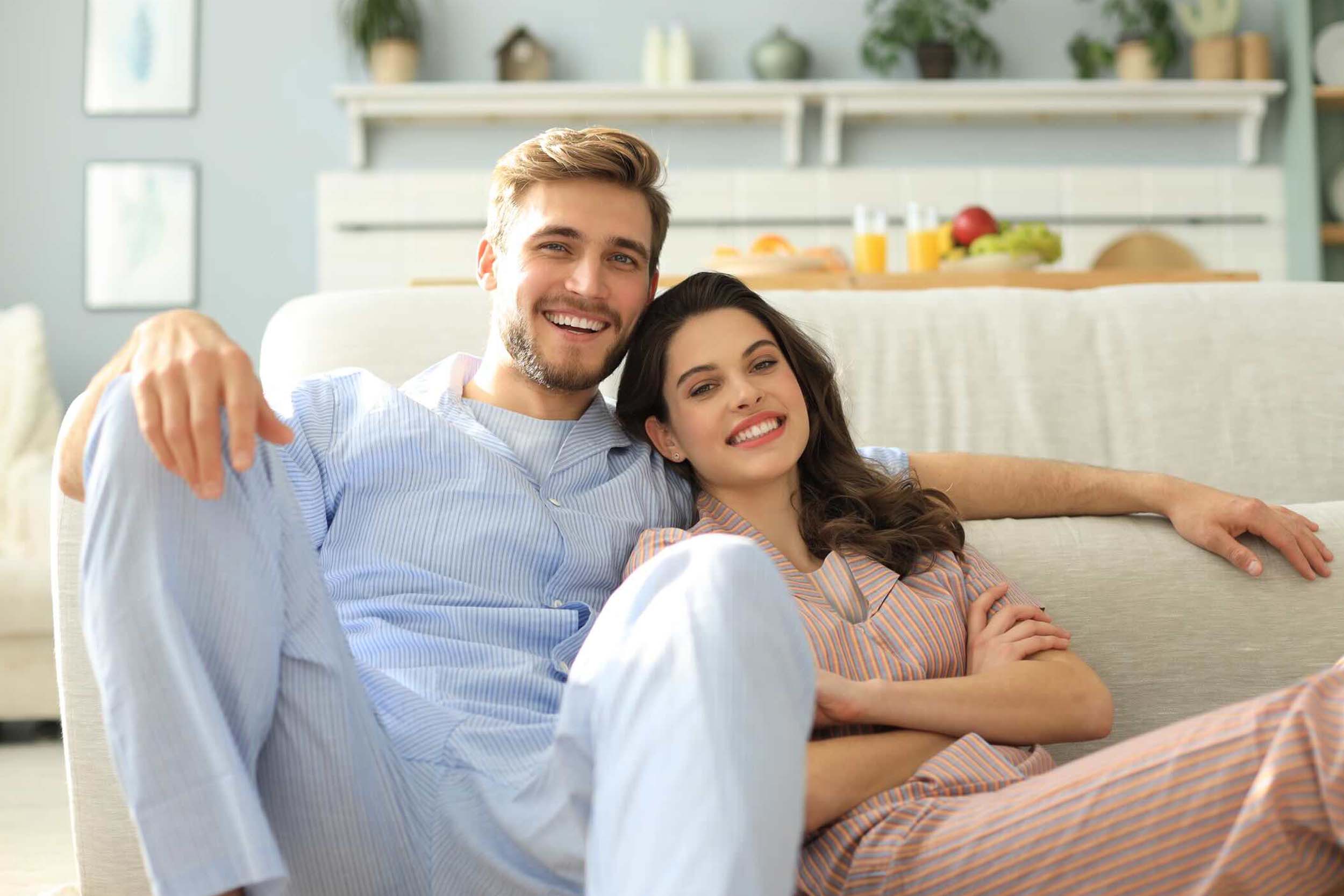 sedacky-s-vysokym-alebo-nizkym-operadlom.V