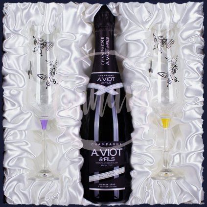 Champagne Viot Dosage Zero se skleničkami