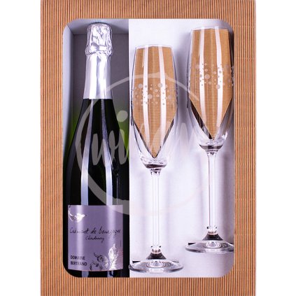 Šumivý Crémant z Burgundska se skleničkami jako dárek