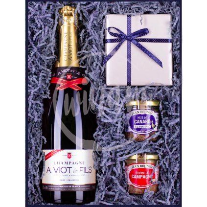 Pravé šampaňské s delikatesami