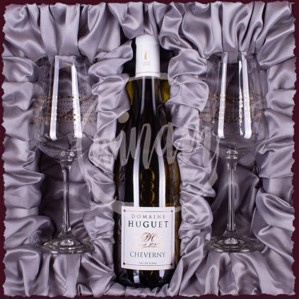 Bílé víno z Loiry se skleničkami