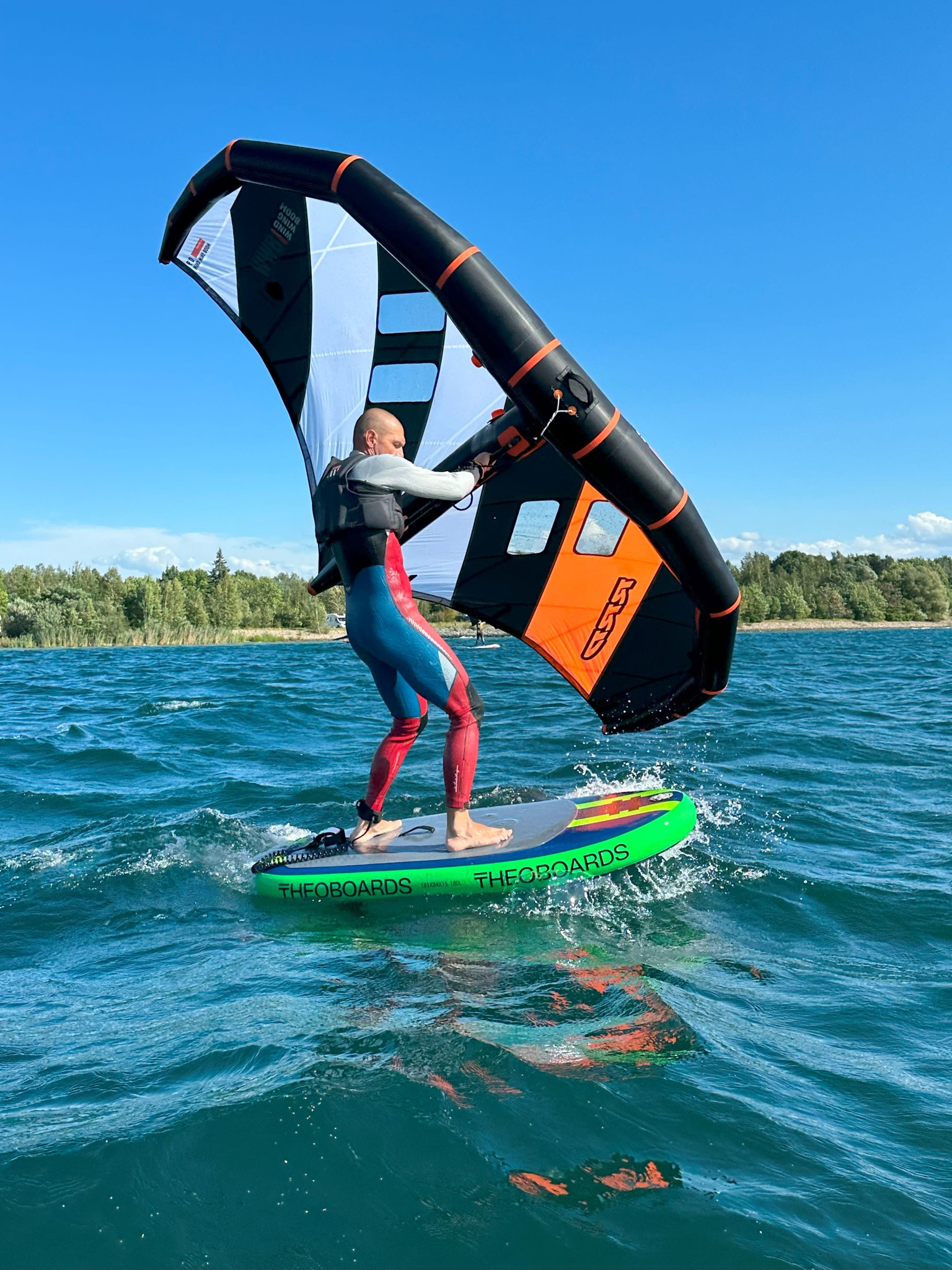 wingfoiling kurz berzdorfer see 1 vycerpane