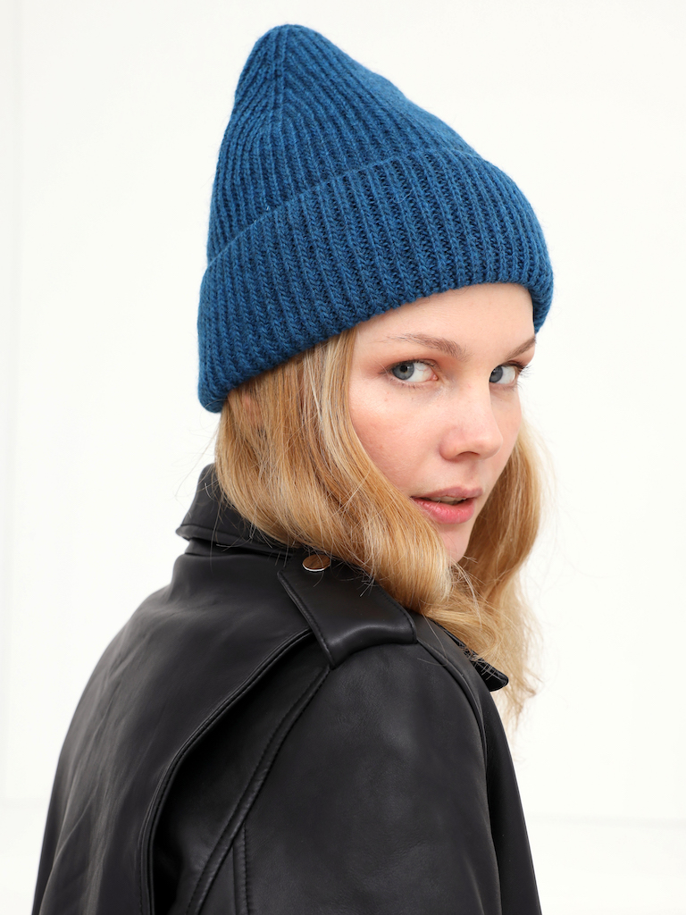 Dámská pletená čepice - 1558 - tyrkysová